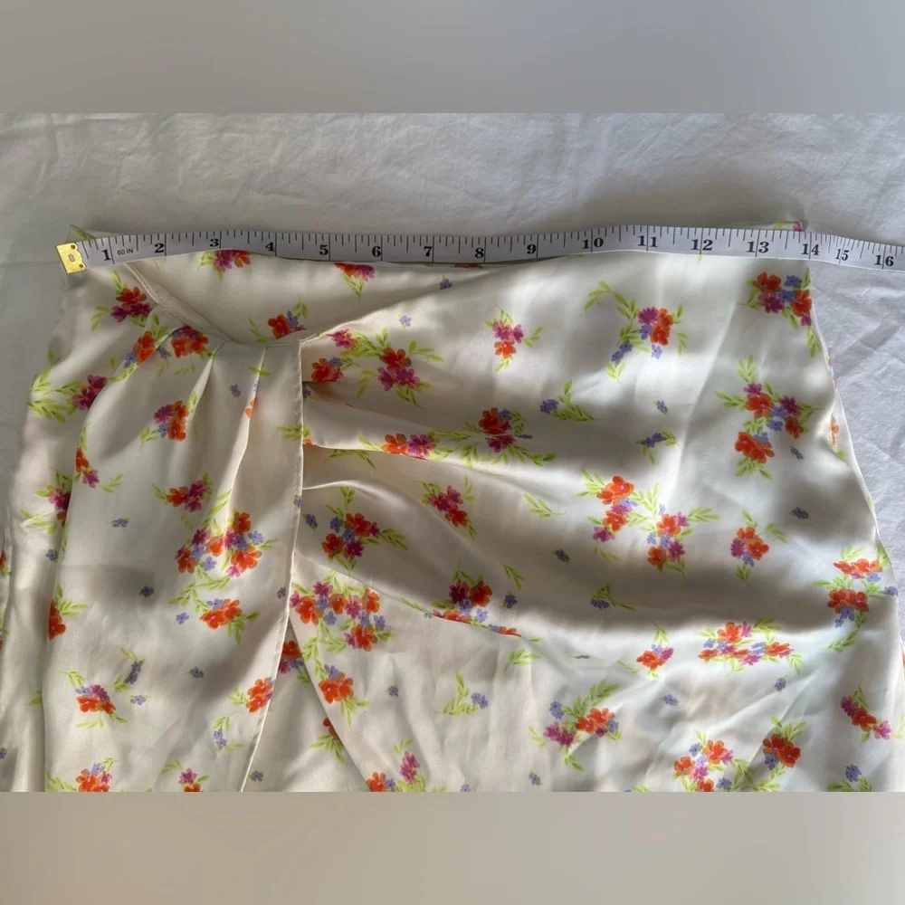 Zara Satin Ivory White Floral Wrap Mini Skirt Size Small